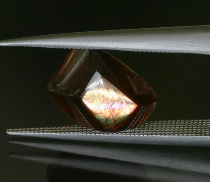 iridescent andradite -