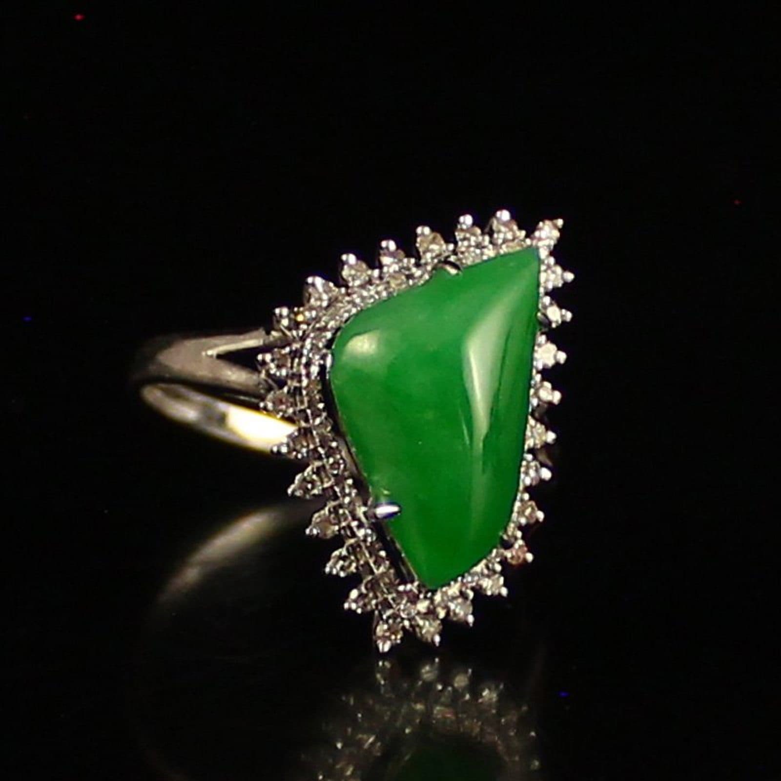 Jadeite Value, Price, and Jewelry Information