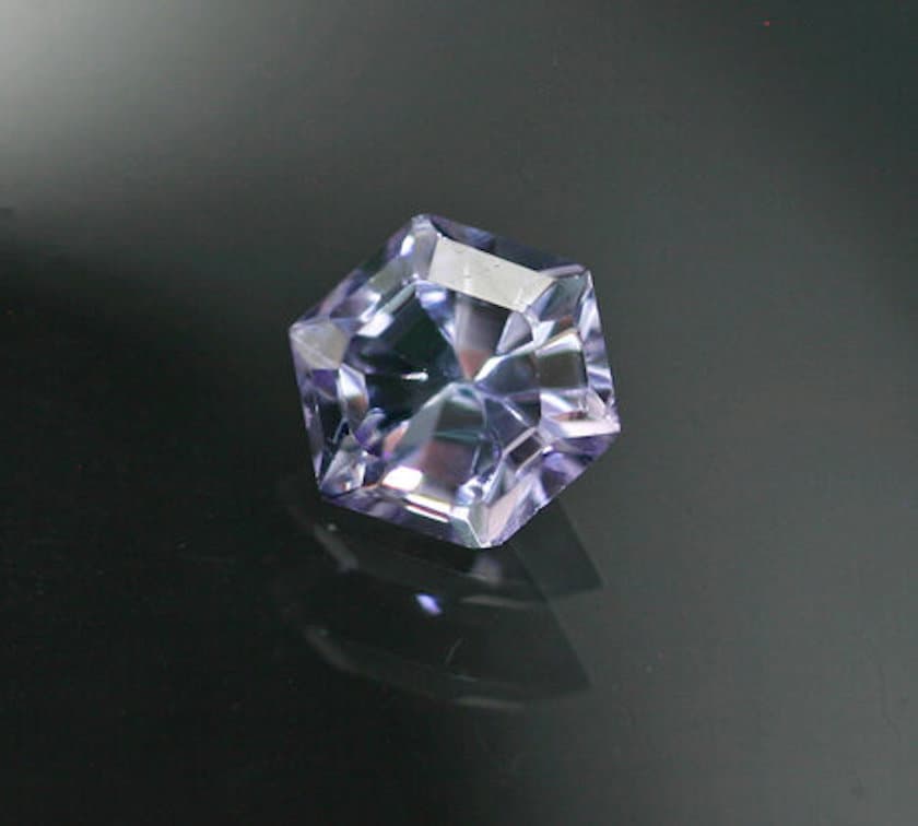 hexagon-cut gem - apatite
