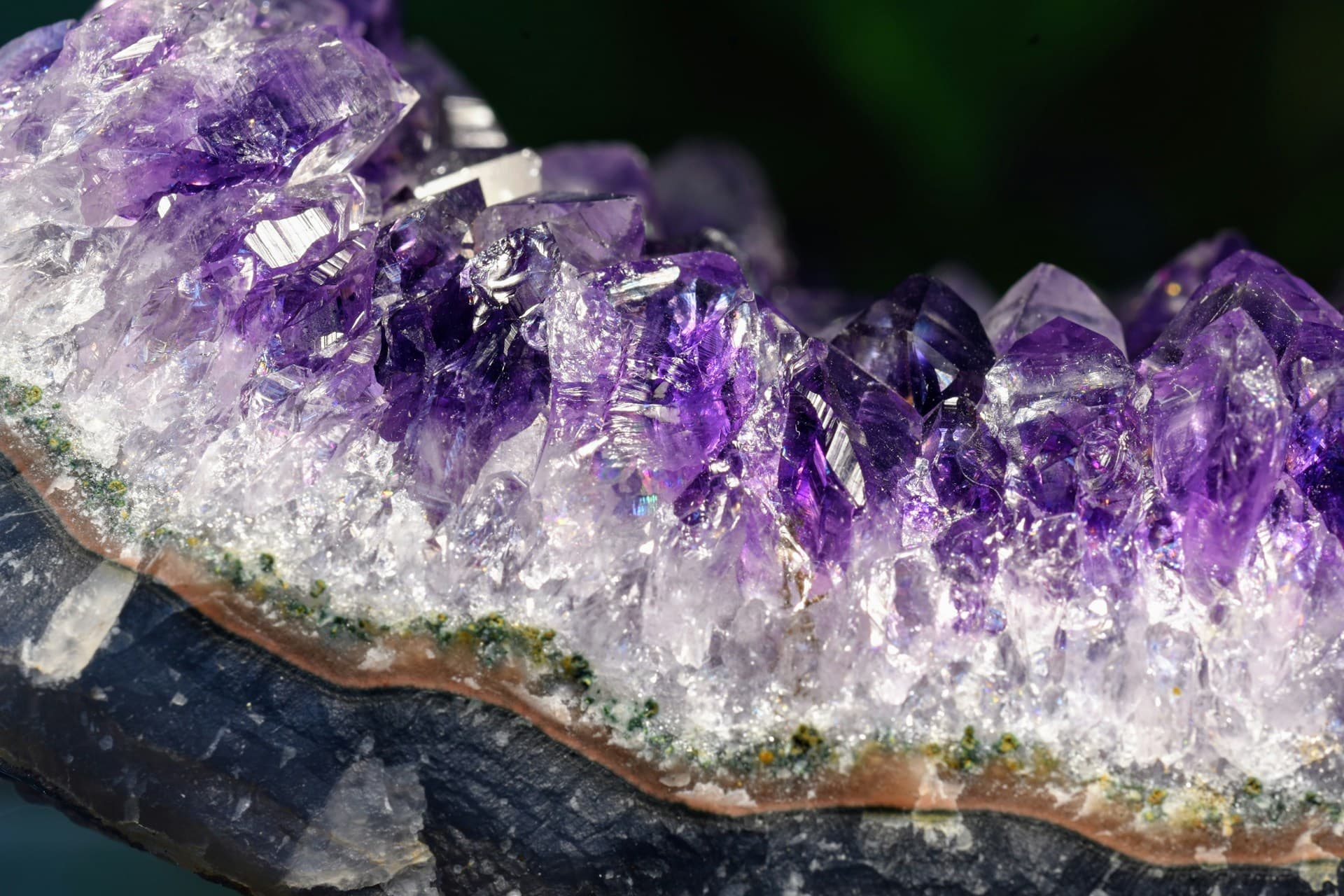 How Do Amethysts Form?