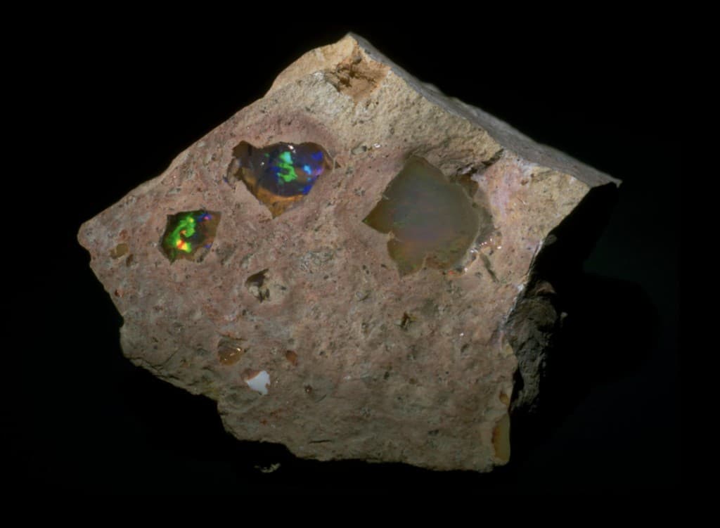 Raw opal