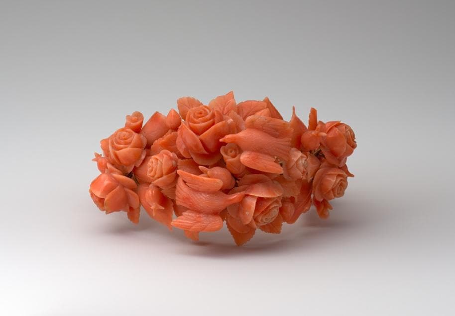 bracelet carved ca.1860 in Naples